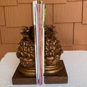 Pineapple bookends